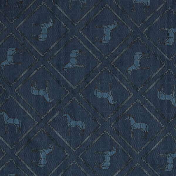 QHP jutalomfalat tartó navy dusk